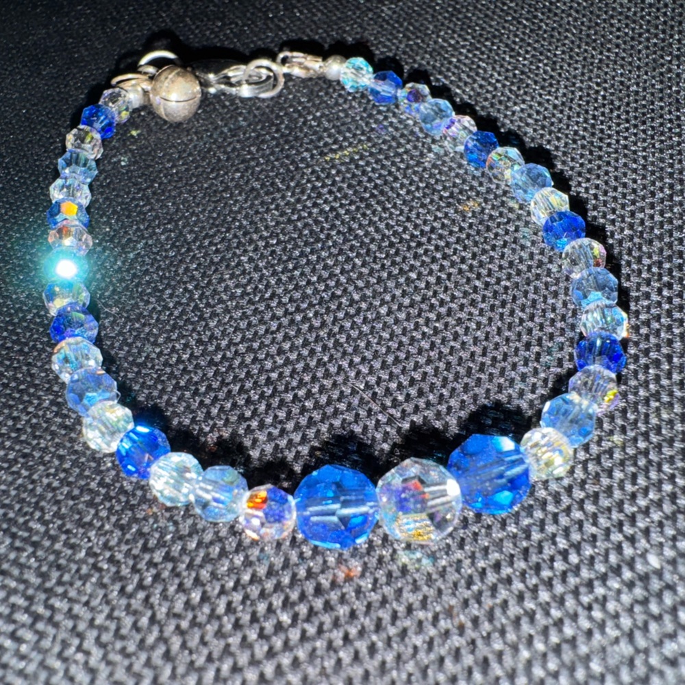 Elegant Blue Beaded Bracelet